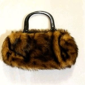 Woman's  Furlike Pocketbook
